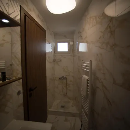 Q Private Parking Apartment Volos