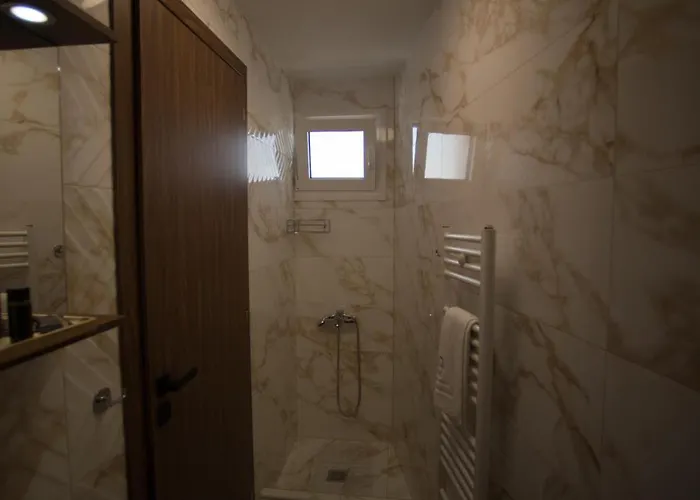 Q Private Parking Apartamento Volos